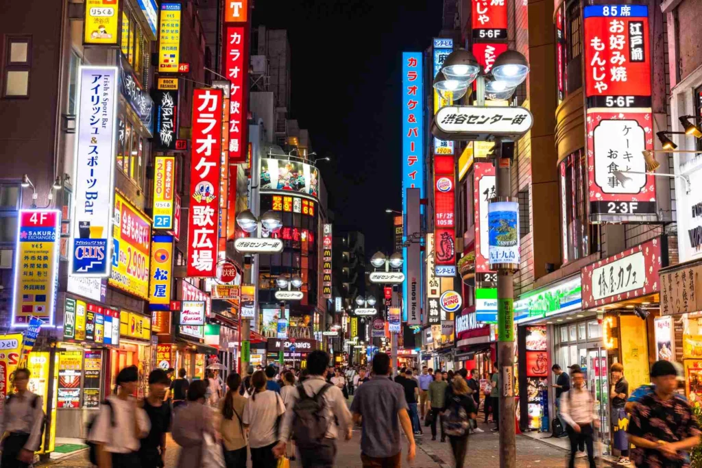 1694656505-渋谷センター街2